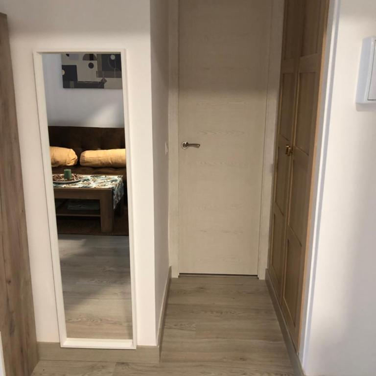 Apartamento totalmente reformado con piscina y jardines al lado de la playa de la Carihuela - Estudio con vistas al mar - 17
