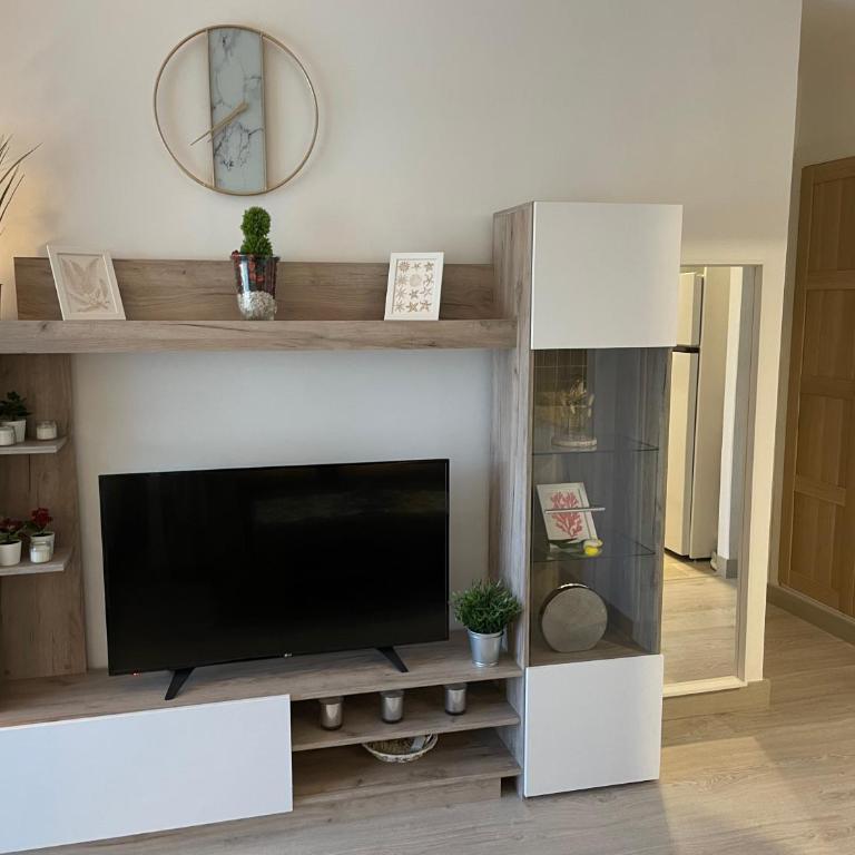 Apartamento totalmente reformado con piscina y jardines al lado de la playa de la Carihuela - Estudio con vistas al mar - 15