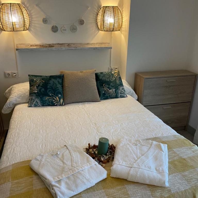 Apartamento totalmente reformado con piscina y jardines al lado de la playa de la Carihuela - Estudio con vistas al mar - 33