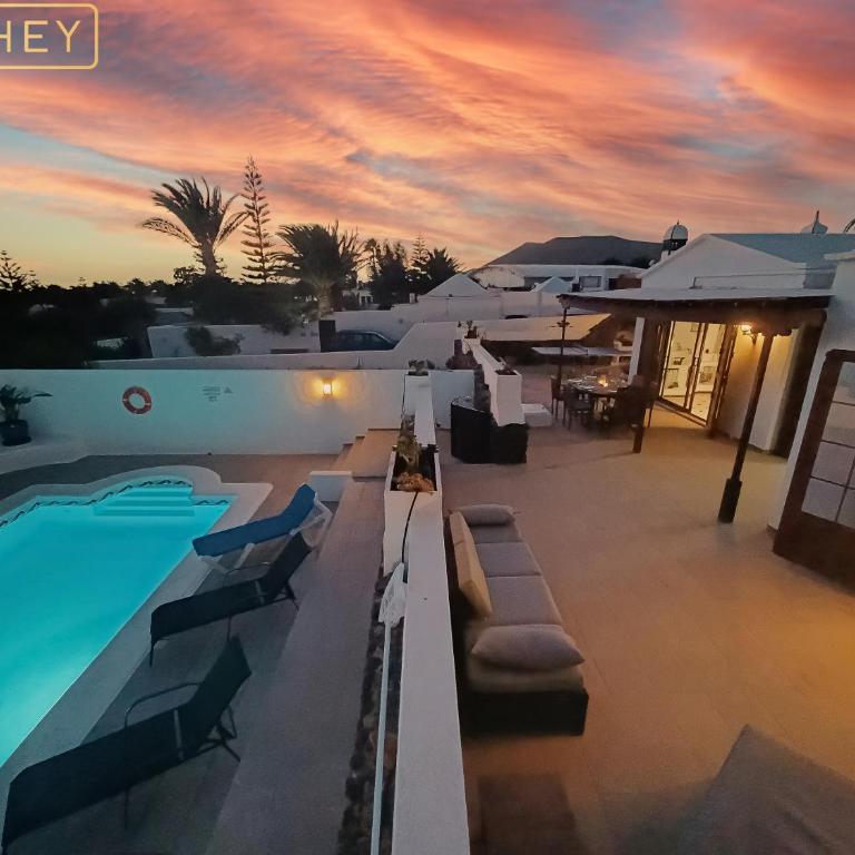 VILLA MAGICA 7 MINUTES WALK TO CENTER WITH POOL AND A/C - Villa de 3 dormitorios - 1