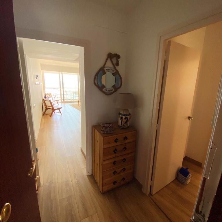 Precioso apartamento delante del mar en Palamós - Three-Bedroom Apartment - 15