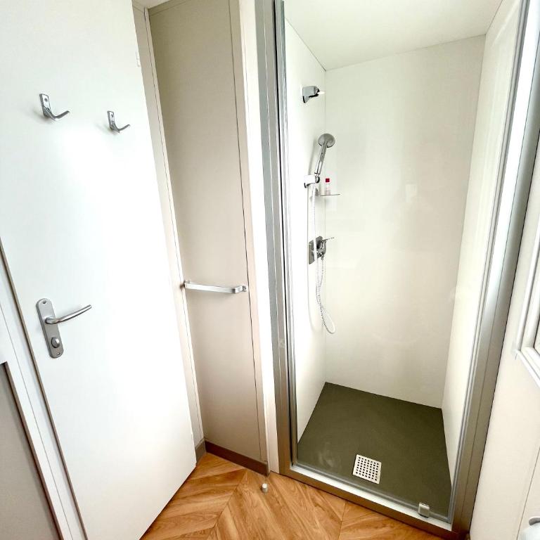 Mobil-home tout beau tout neuf, camping 4*, plage à pied ! - Casa con 3 Camere da Letto - 17