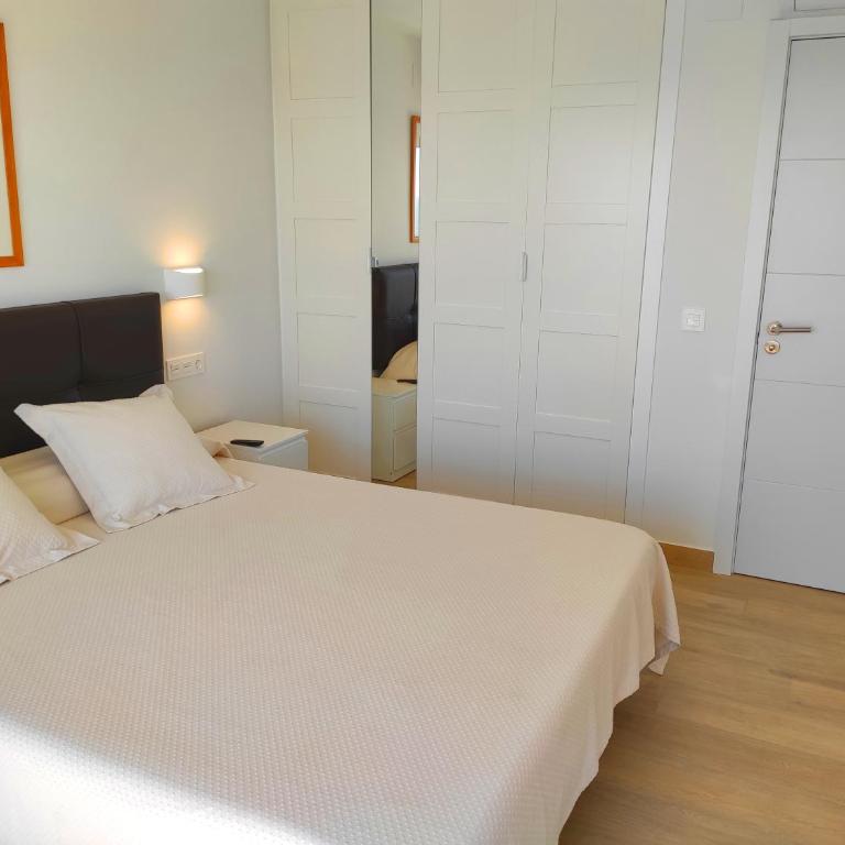 BEACHFRONT -- NEW LUXURY Apartment -- 1ª Linea Playa -- Fuengirola CITY CENTER -- Private PARKING -- Panoramic Sea Views -- - Apartamento con vistas al mar - 14