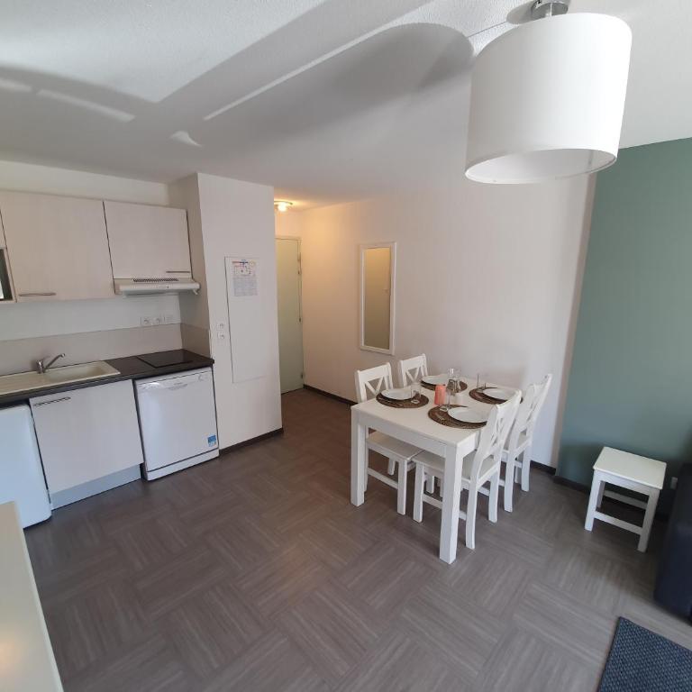 L'Arbousier - Piscine & climatisation - One-Bedroom Apartment - 9