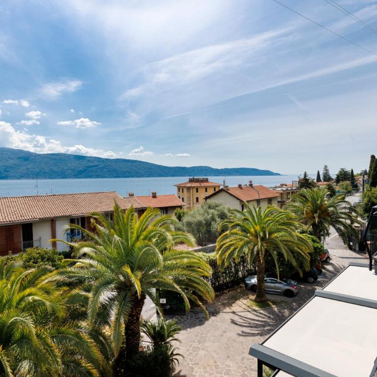 Hotel Livia - Camera King con Vista Lago - 2