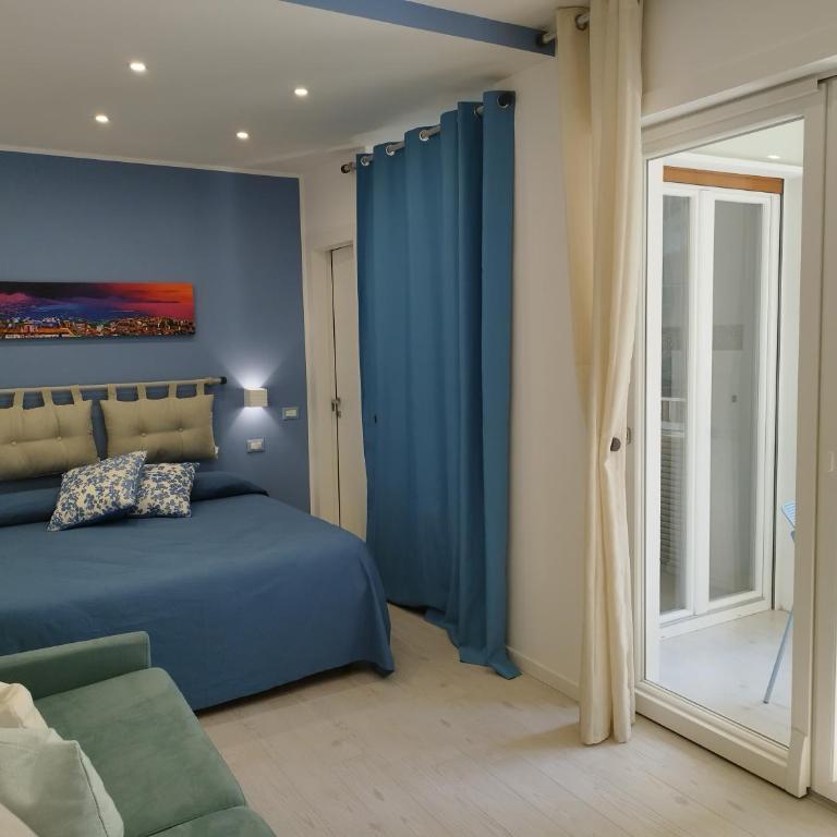 B&B Molo Partenope - Camera Quadrupla Comfort - 1