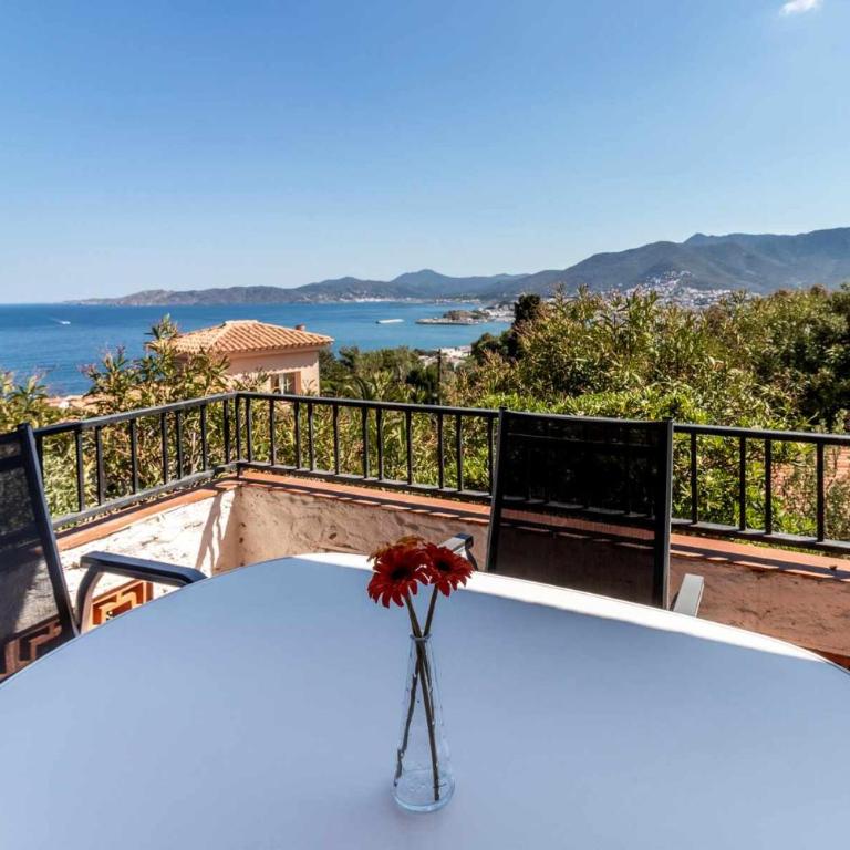 Grifeu 6 Apartamento luminoso con terraza y vistas - Apartamento de 3 dormitorios - 1