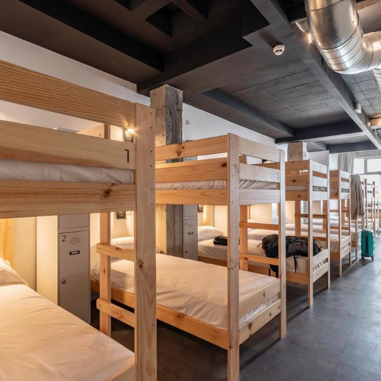 Ekoos Hostel, Bilbao Eko Hostel - Bed in 14-Bed Mixed Dormitory Room - 6