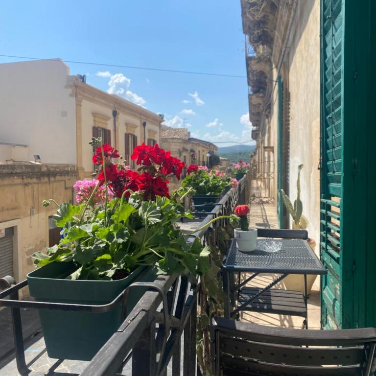Palazzo Zappata luxury room Noto centro - Camera Matrimoniale Deluxe con Balcone - 12