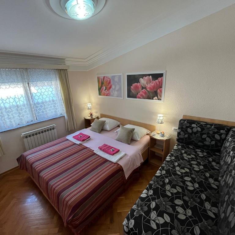 Hostel Dino - Trokrevetna Soba sa Zajedničkim Kupatilom - 4