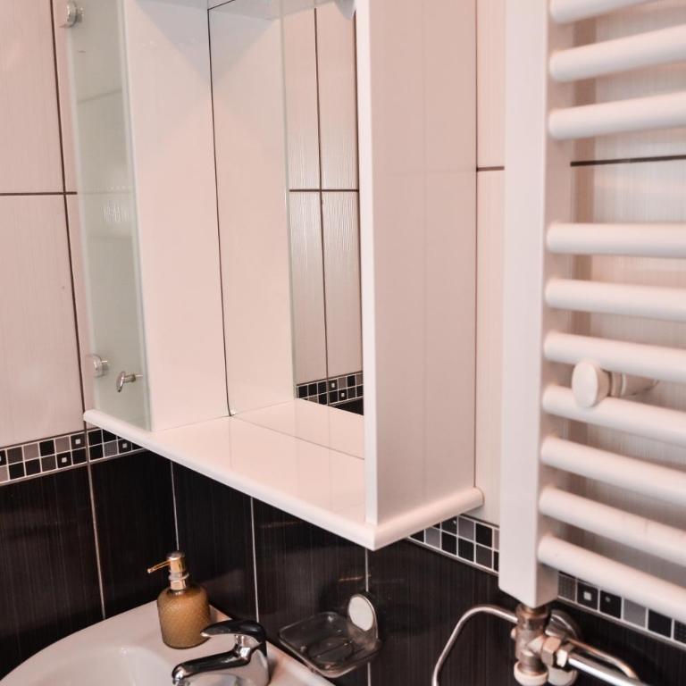 Helena Apartments - Studio sa Pogledom na Planinu - 9