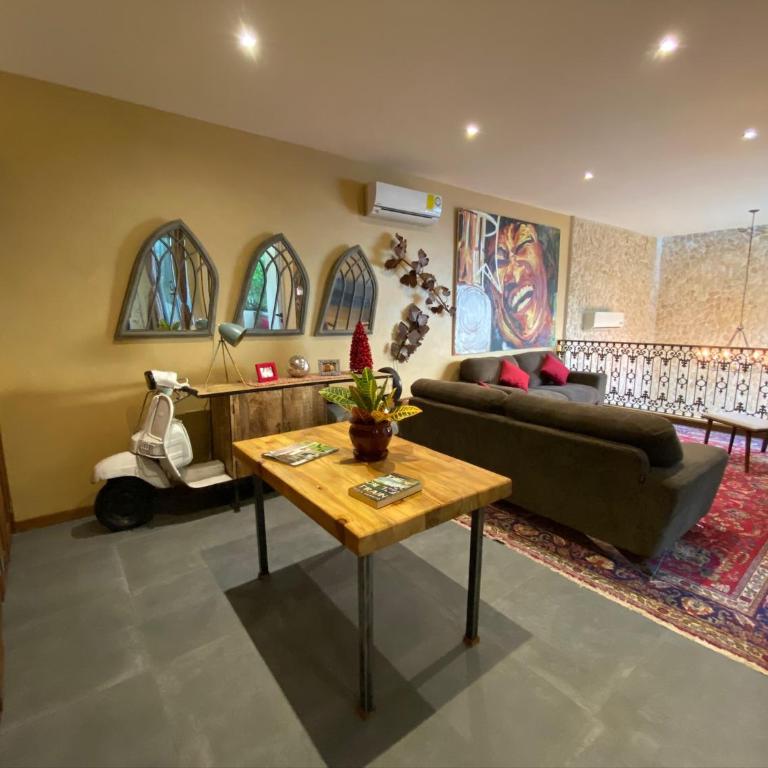 Casarte Boutique Hotel - King Suite with Spa Bath - 2