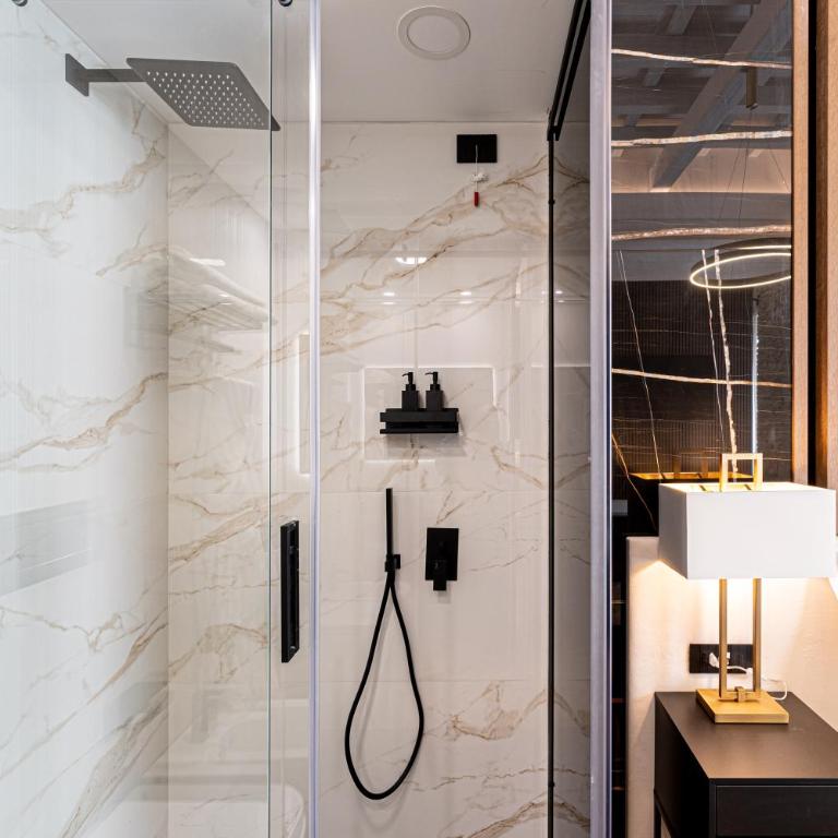 Nero Luxury Suites - Camera Deluxe - 4