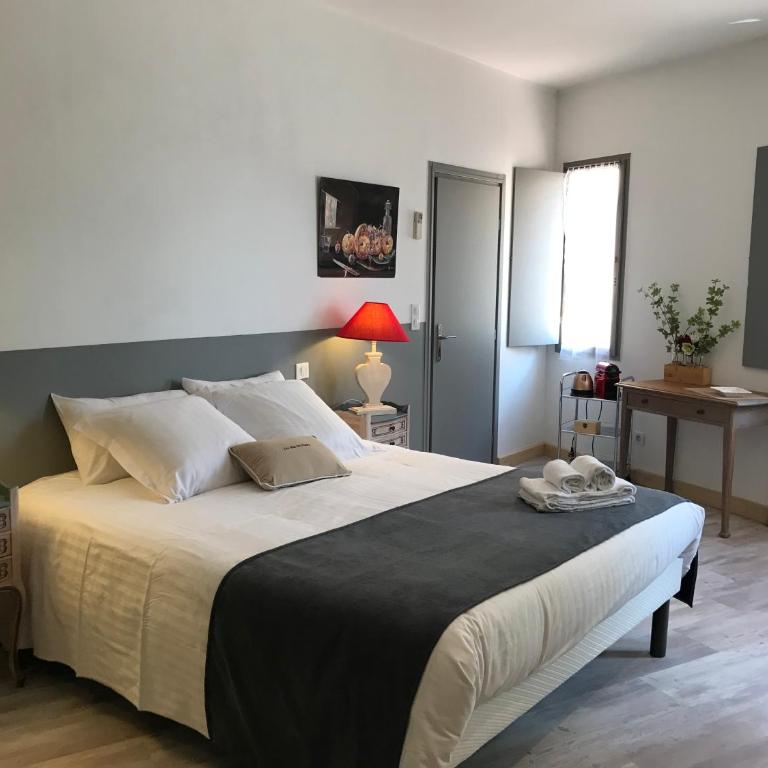 Le Clos du Peintre - Chambre Double avec Salle de Bains Privative - 2
