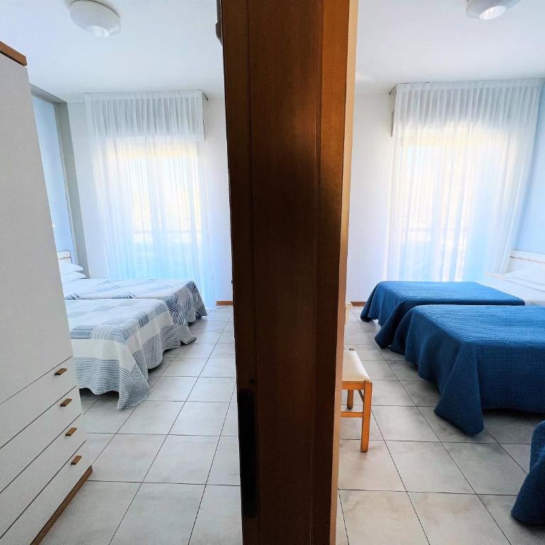 Hotel Betty Personal Style and Beach Village - Camera Familiare Superior - 1