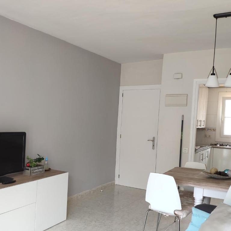 Apartamento a 150 metros de la playa en la Fosca - Apartamento - 5