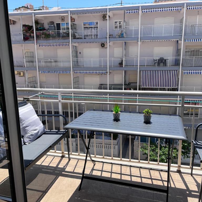 A 1 MINUTO DE LA PLAYA Alojamiento 2 habitaciones - Aire Acc y ascensor - Two-Bedroom Apartment - 2