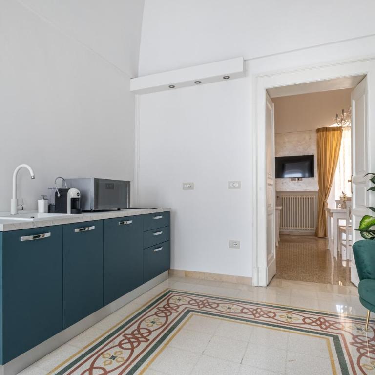 GuestHost - Guest House La Baronessa - Suite con Balcone - 5