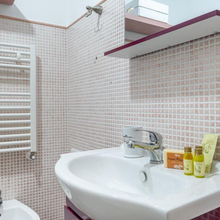 GuestHost - Guest House La Baronessa - Suite con Balcone - 16