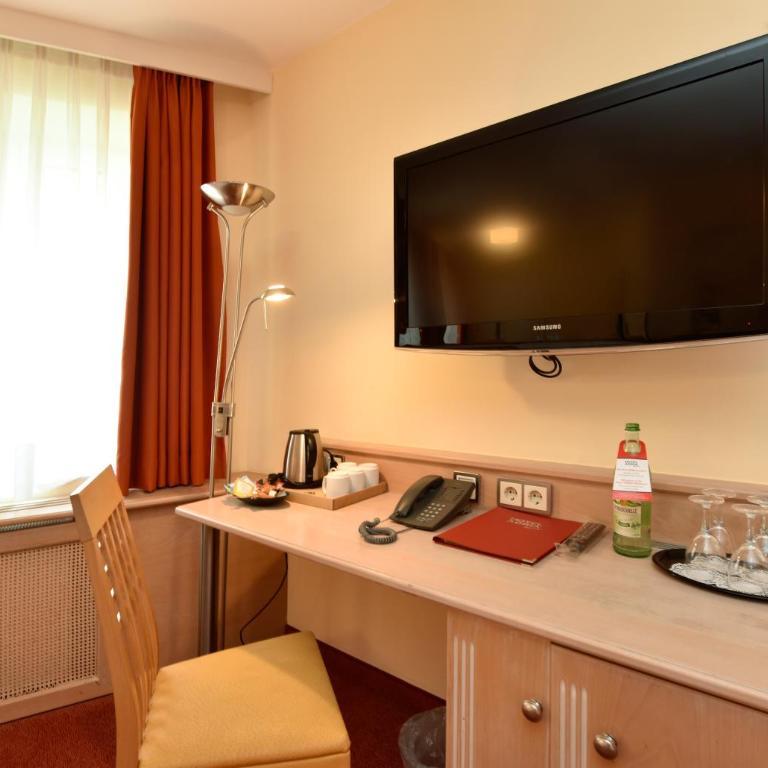 Hotel ADRIA München - Familienzimmer - 8