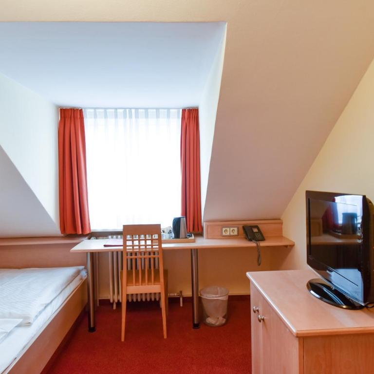 Hotel ADRIA München - Familienzimmer - 9