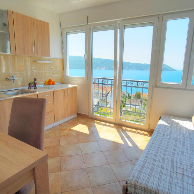 Lala - Apartment with Sea View - 8