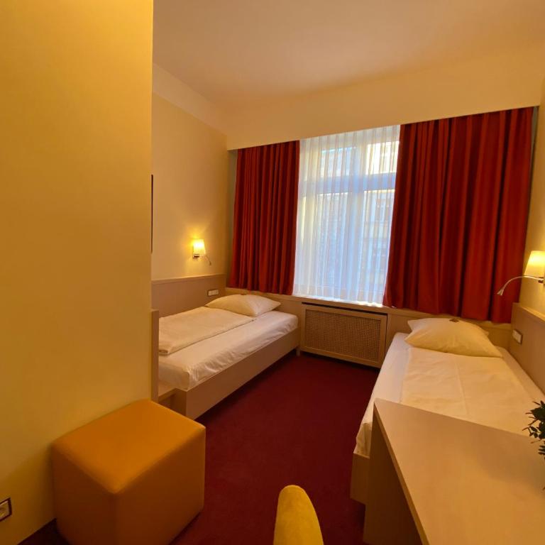 Hotel ADRIA München - Zweibettzimmer - 3