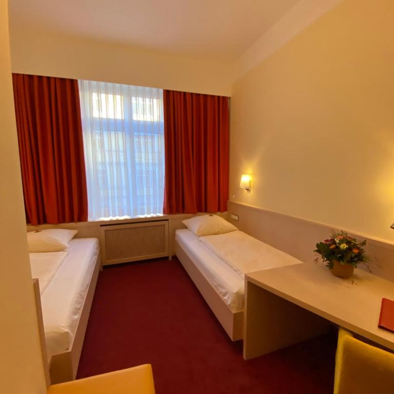 Hotel ADRIA München - Zweibettzimmer - 2