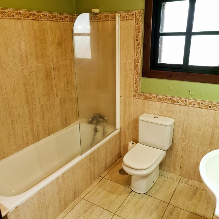Casa 2 habitaciones con piscina y cenador al aire libre - One-Bedroom House - 31