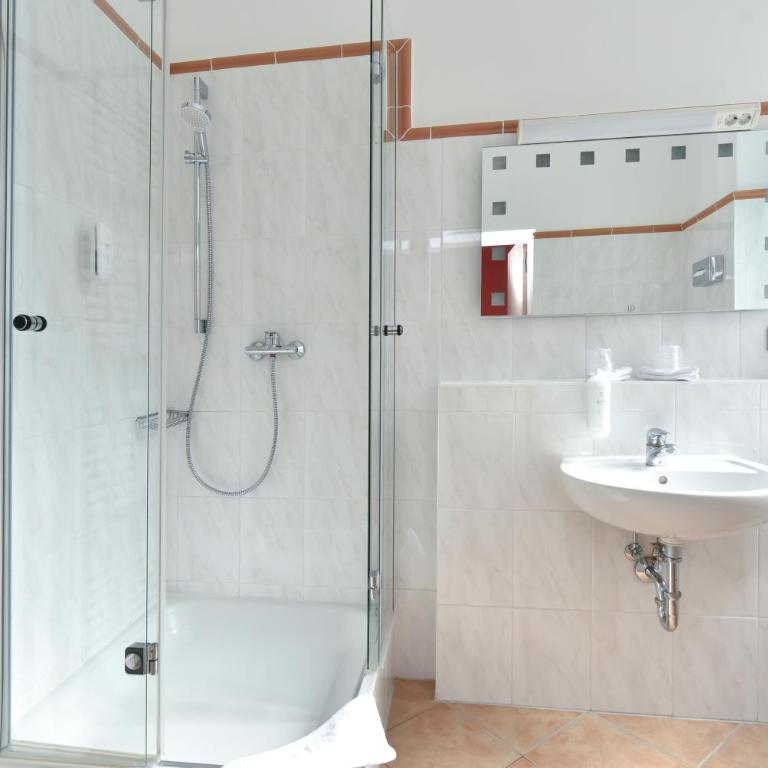 Hotel ADRIA München - Comfort Doppelzimmer - 8