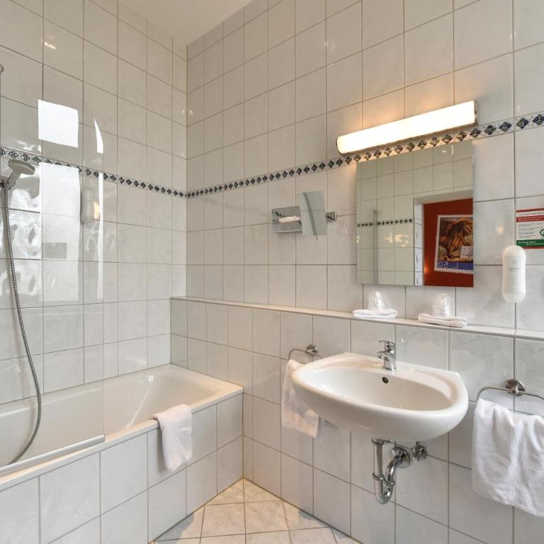 Hotel ADRIA München - Comfort Doppelzimmer - 9