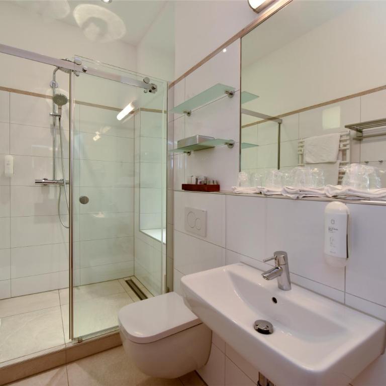 Hotel ADRIA München - Familienzimmer - 13