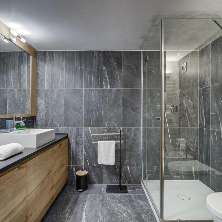 Pic Janvier, Alpes Agency, Les Praz, Chamonix, Sleeps 4-6 - Chalet - 11
