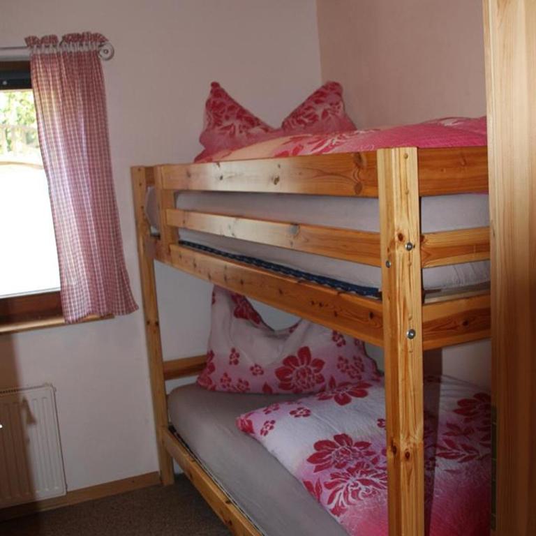 Ferienwohnung Bruni Bock - Three-Bedroom Apartment with Shower - 10