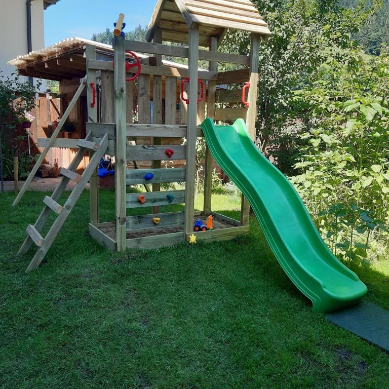 Ferienwohnung Bruni Bock - Three-Bedroom Apartment with Shower - 12