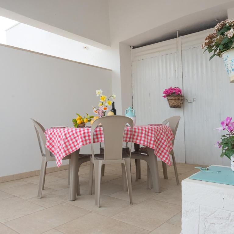 I Trulli di Mina - Trullo Girasole - Two-Bedroom House - 19
