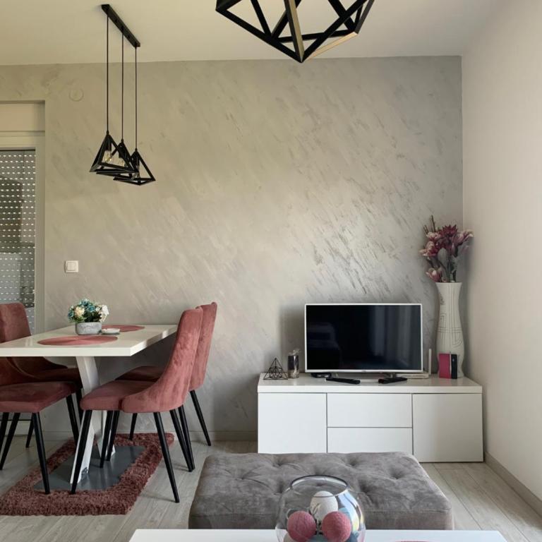 VIP APARTMAN 2020 - One-Bedroom Apartment - 29
