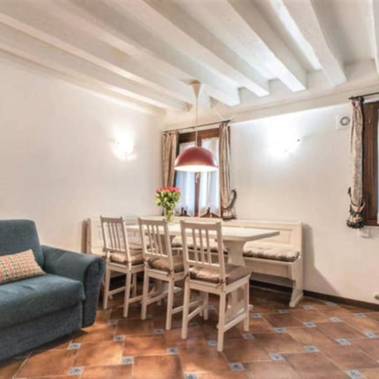 Emmalu - Three-Bedroom Apartment - 2