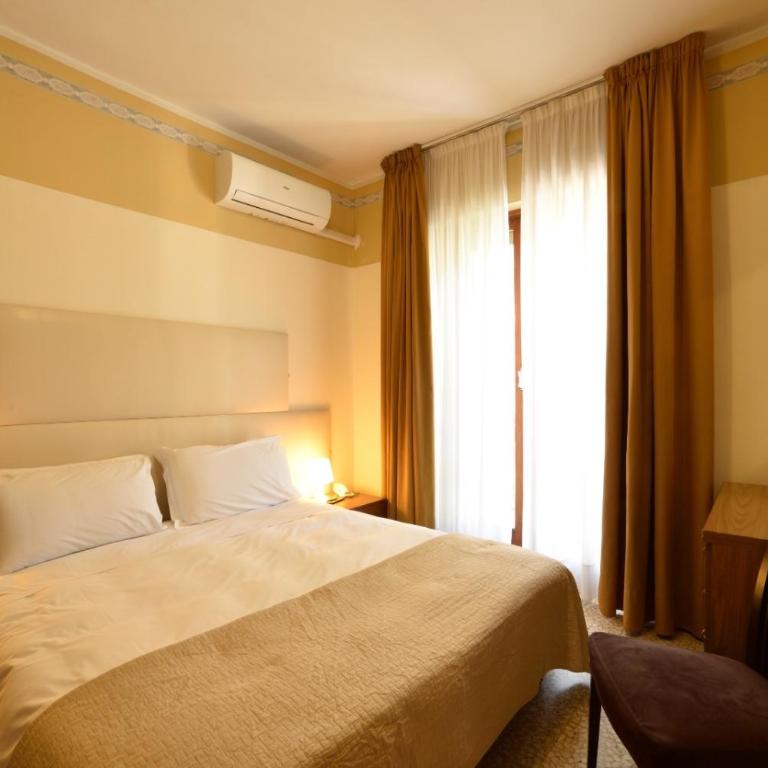Hotel Diano Marina Mhotelsgroup - Habitación Doble con baño privado - 2