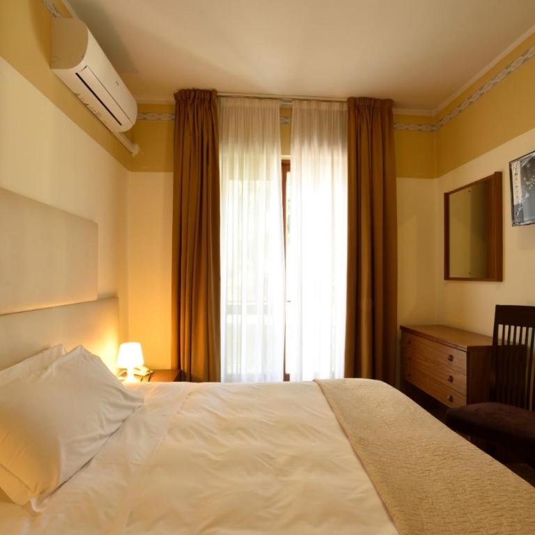 Hotel Diano Marina Mhotelsgroup - Habitación Doble con baño privado - 6