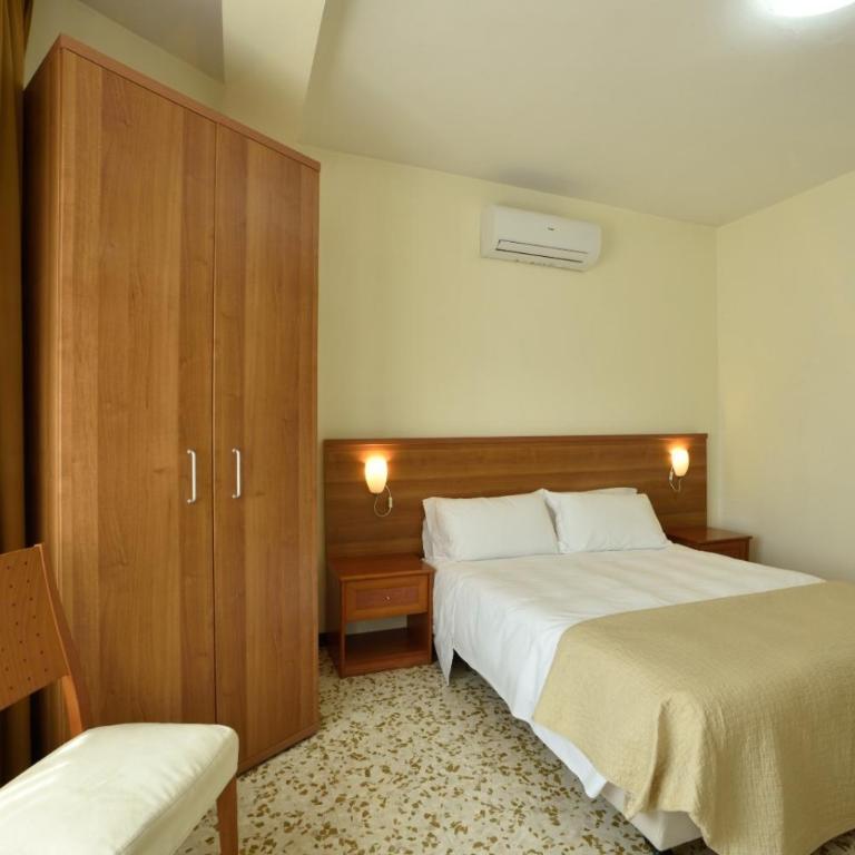 Hotel Diano Marina Mhotelsgroup - Habitación Doble con baño privado - 5