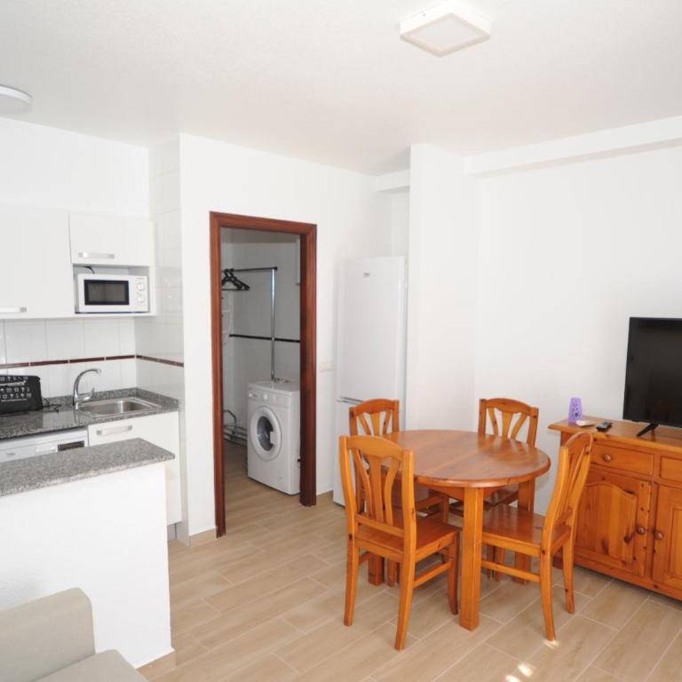 Orange Park Estudio Jardin vista piscina - One-Bedroom Bungalow - 5