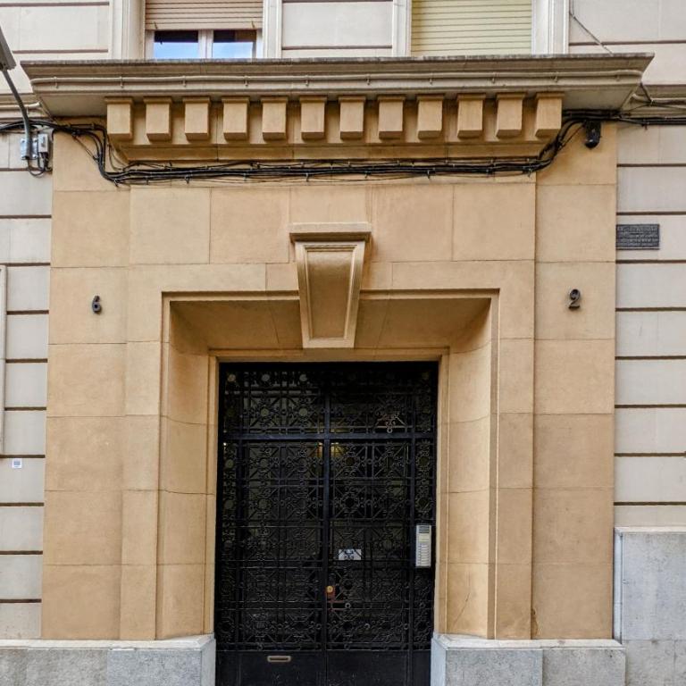 Classbedroom Park Güell Apartment - Four-Bedroom Apartment (8 Adults) - Calle Pintor Gimeno 2 - 24