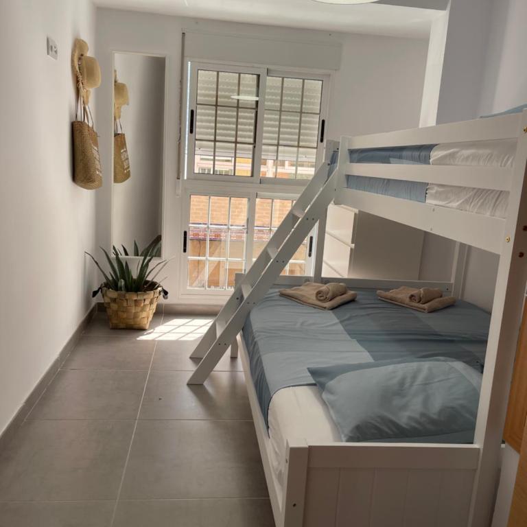 UIM Mediterraneo Libertad 1 Wifi - Apartamento de 3 dormitorios - 9