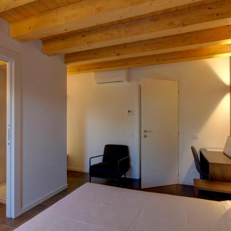 Nuovo B&B WhyNot? a Vicenza - Camera Matrimoniale con Vista Giardino - 2
