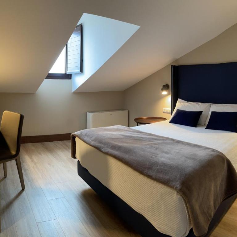 Hotel Maria Cristina - Habitación Individual Abuhardillada - 3