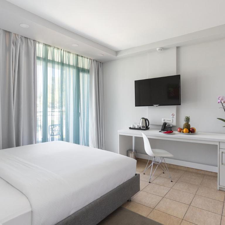 Azul Beach Resort Montenegro by Karisma - All Inclusive - Two Bedroom Swim Up Suite - 4