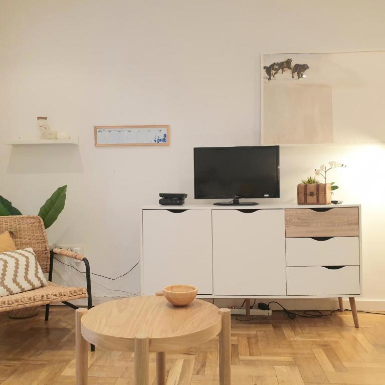Con PATIO en el CENTRO de Bilbao & Guggenheim - Two-Bedroom Apartment - 6