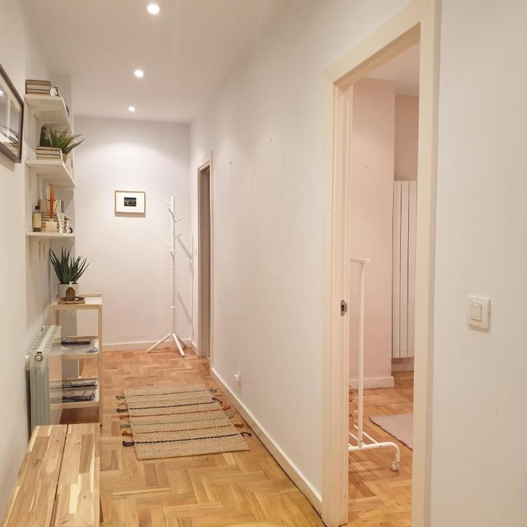 Con PATIO en el CENTRO de Bilbao & Guggenheim - Two-Bedroom Apartment - 18
