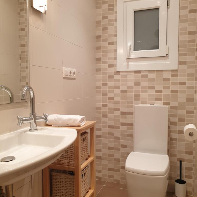 Con PATIO en el CENTRO de Bilbao & Guggenheim - Two-Bedroom Apartment - 22